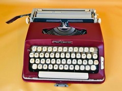 Working Typewriter Maritsa 22 Office Gift 1970s Manual Maroon Typewriter QWERTY