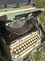 VTG 1956 Smith Corona 5TE Typewriter Case Portable Electric All Working