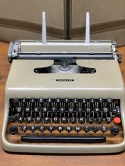 1954 Olivetti Lettera 22 Typewriter w/ Case & Manual & Receipt – EMBOSSED – Rare