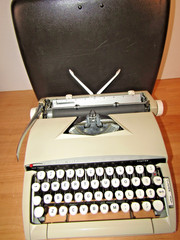 1966 Sears Citation Portable Typewriter Cream Vintage – Working with Case