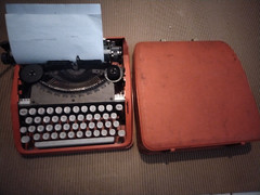 Olivetti Orange Typewriter w/ Case RARE Vintage