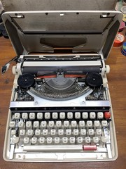 1971 Brother Valiant Typewriter Gothic English & Japanese Hiragana Typeface