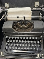 Vintage 1930-1940s Portable Black Underwood 4 Layer Typewriter & Original Case