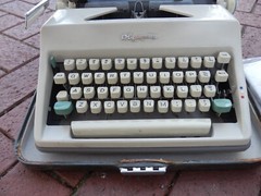 VTG Olympia SG 8 Desktop Typewriter from 1964? Works