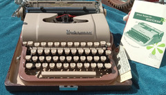 Antique 1954 Underwood Quiet Tab Deluxe Tan &Brown Working