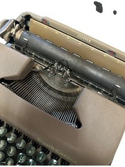 Vintage Smith Corona Clipper Tan with Green Keys Typewriter + Case 1950s