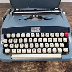 Brother Webster XL-500 Typewriter Blue Vintage w/ Case Untested For Parts