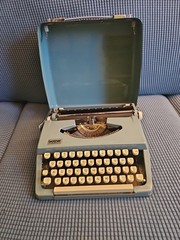 Vintage Brother Charger 870 Portable Typewriter, Works Blue Color Made In Japan