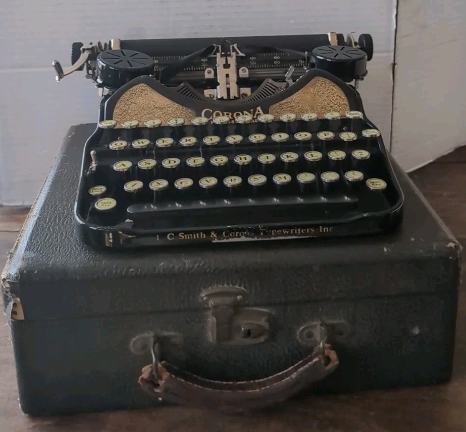 Antique Black Corona professional model No.2 Portable Typewriter with Case