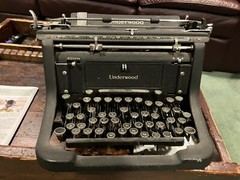 1939 Underwood Typewriter Champion Model With Black & Green Keys
