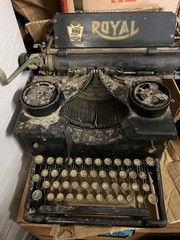 Antique ROYAL 10 Type Writer “A Project Piece” Grandmas Basement Over 70Yrs