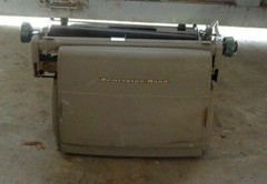 Vintage REMINGTON RAND STANDARD Desktop TYPEWRITER SUPER-RITER Beige c.1950s