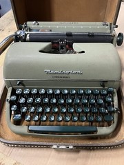 Vtg Remington Rand Quiet-Riter Typewriter w/ Case. FREE SHIPPING Miracle Tab