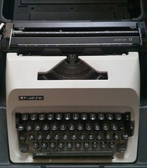 Triumph Junior 12 Portable Typewriter Working w German Symbols & Case