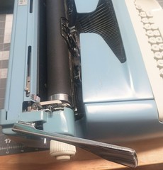 Vintage 1960s Royal Aristocrat Portable Manual Typewriter w Case Baby Blue WORKS