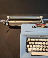 OLIVETTI Studio 46 Typewriter- Made In Spain Hard Plastic Case