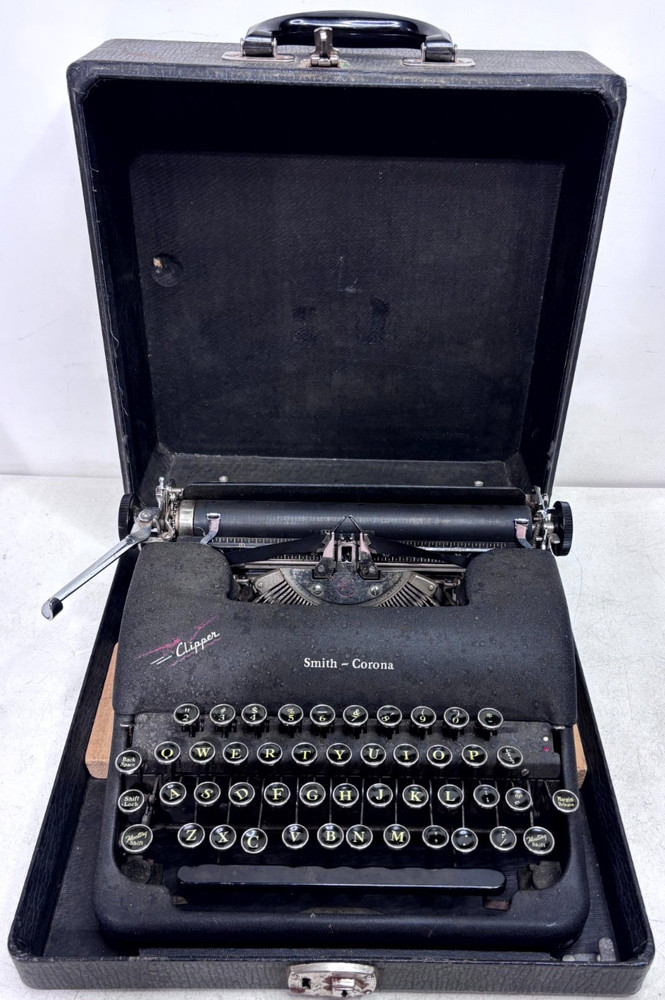 1940s Smith Corona Clipper Portable Typewriter Vintage W/ Case Made In USA