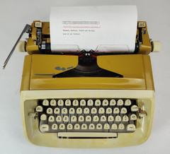 Serviced Royal Safari All-Metal Mustard Yellow Vintage Typewrite w/Case U.S.A.