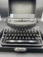 Vintage Remington Rand Noiseless Portable Typewriter Model 7 in Case, 1935