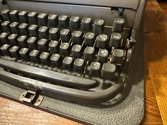 1949 Remington Rand Miracle Tab Typewriter serial # AT19476187 w/Hard Case *READ