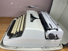 Nice! 1972 Adler J2 Serviced Full Functional Vintage Portable Typewriter (Elite)
