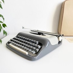 Working Consul 232 Typewriter | 1960s | UPS Express