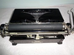 Vintage 1930’s Royal Model O Portable Typewriter With Case