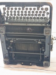 Antique 1938 Royal KMM Desktop “Magic Margin” Typewriter Works, Needs Service