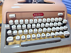 Pink Vintage Royal Futura 800 (2A) portable Manual Typewriter w/case, Serviced!